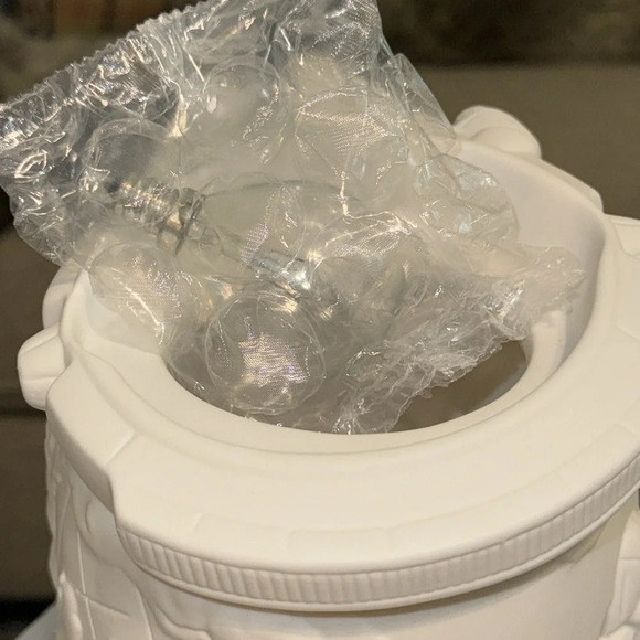 NWT Scentsy Home Authentic STAR WARS Millennium Falcon Full Size Warmer - Picture 11 of 12